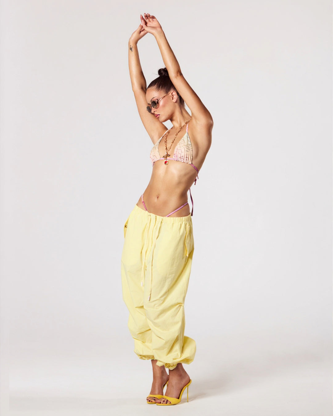 Yellow icon pants tusea